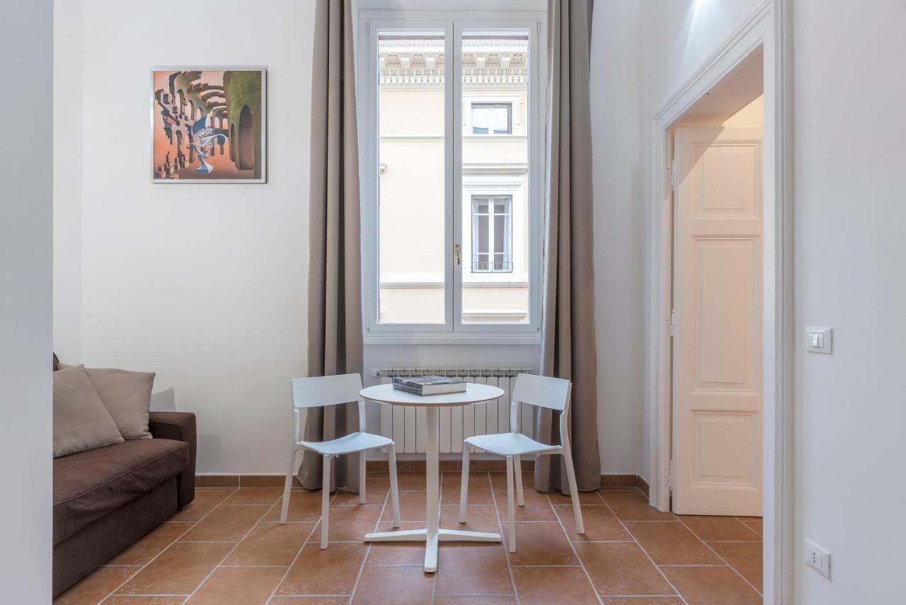 Apartment Via Genova Rome
